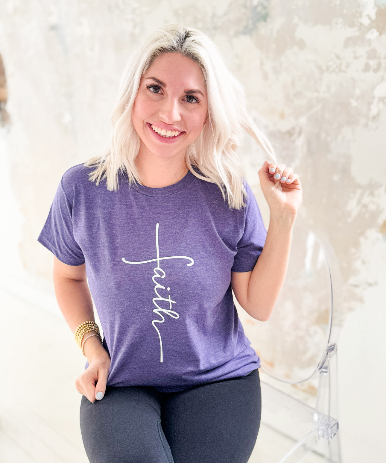 Faith Cross Graphic Tee - The Gold Cactus