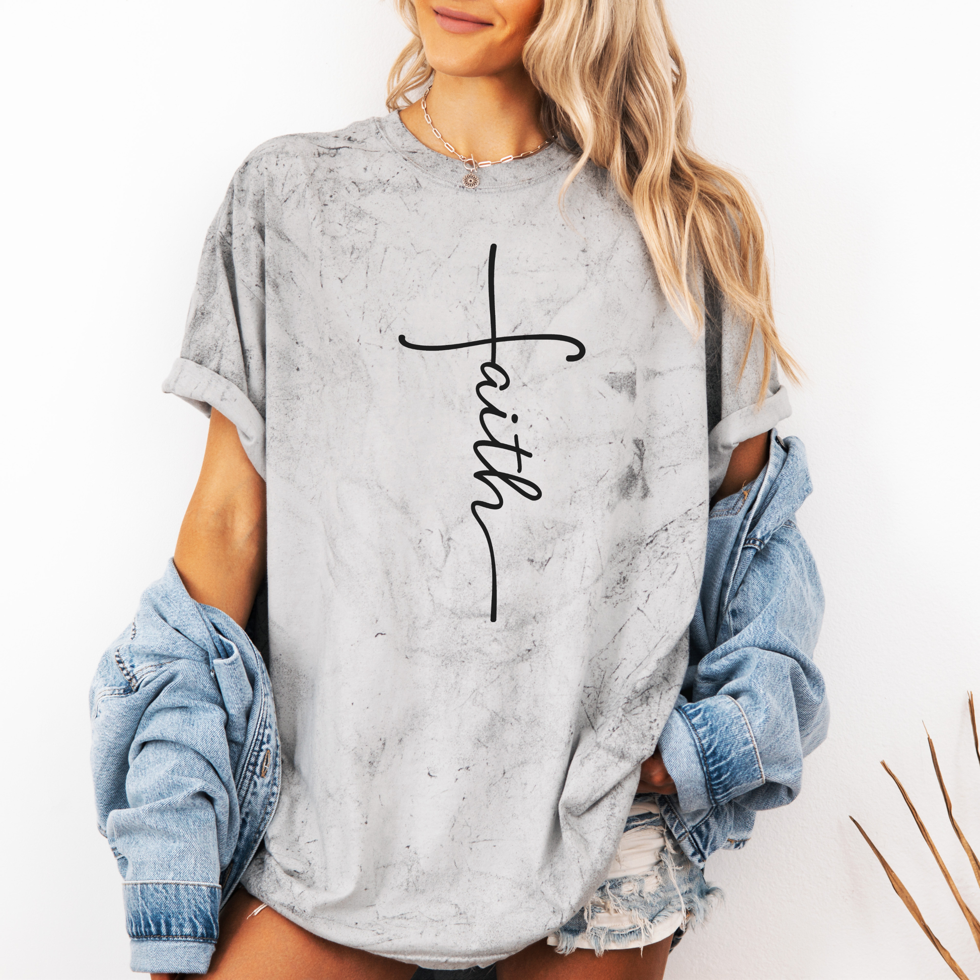 Faith Cross Graphic Tee - The Gold Cactus