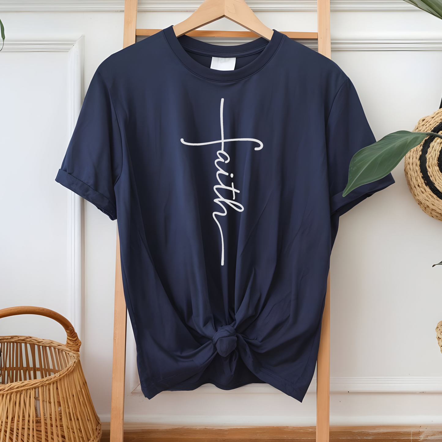 Faith Cross Graphic Tee - The Gold Cactus